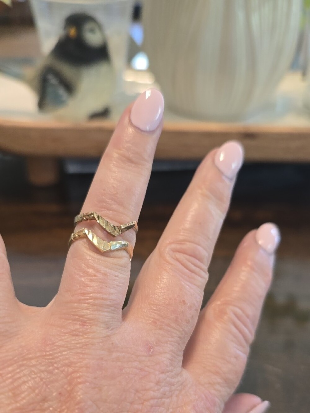 Marsala gold Chevron Textured  Ring - Women Jewelry - Picture 5 of 5